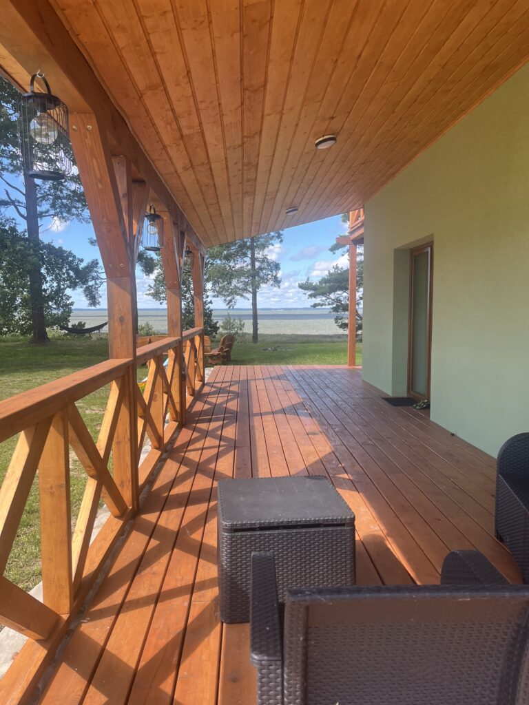 taras przed domkiem zielonym