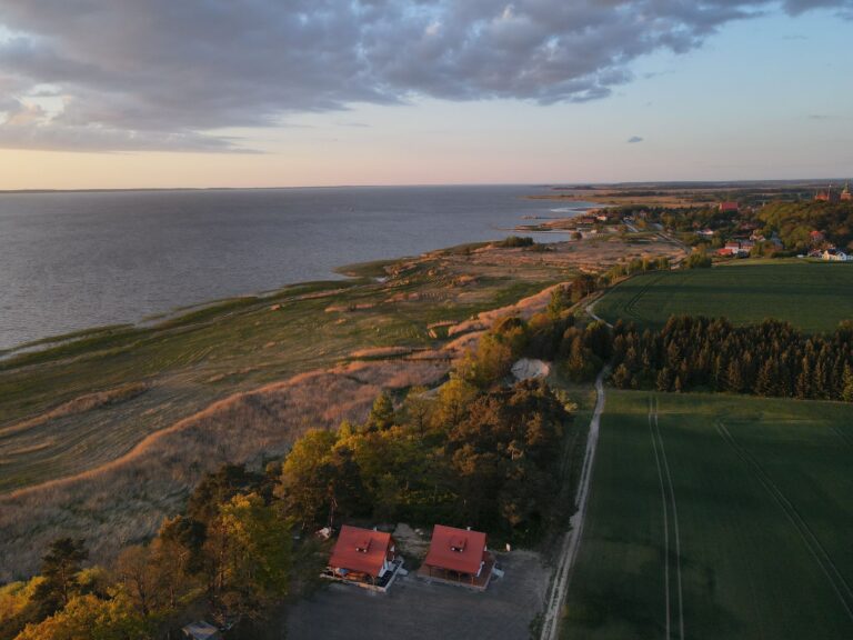 widok z drona na Zalew Wiślany